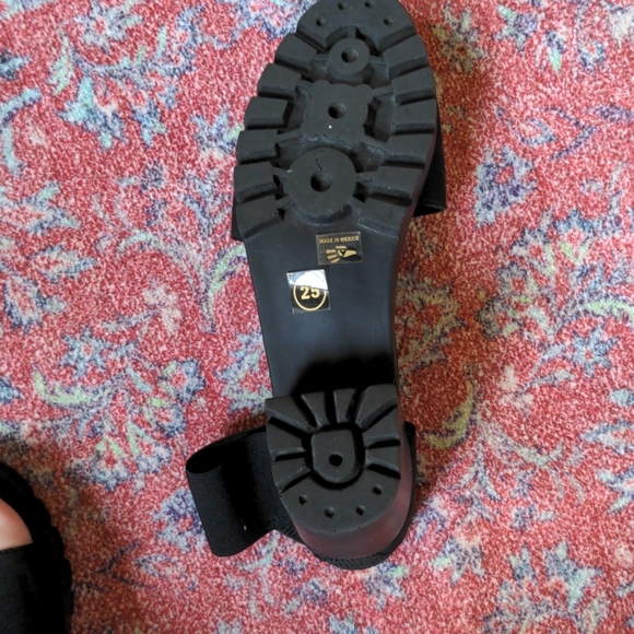 Handmade Elastic Rubber Sandals, US 8 - Picture 5 of 6